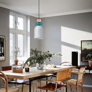 Designerska lampa Tropea z białym kloszem marki Light Prestige