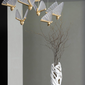 Lampa wisząca Mariposa złota do nowoczesnej jadalni